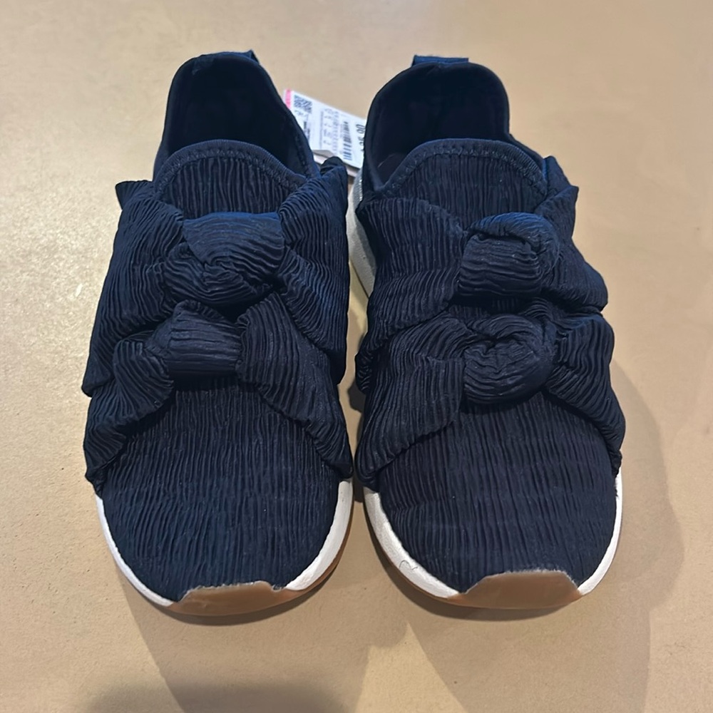 Zara kids navy crinkled fabric bow sneakers. NWT